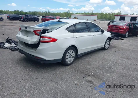 2013 Ford Fusion S z USA, uszkodzony, nr VIN 3FA6P0G71DR164958